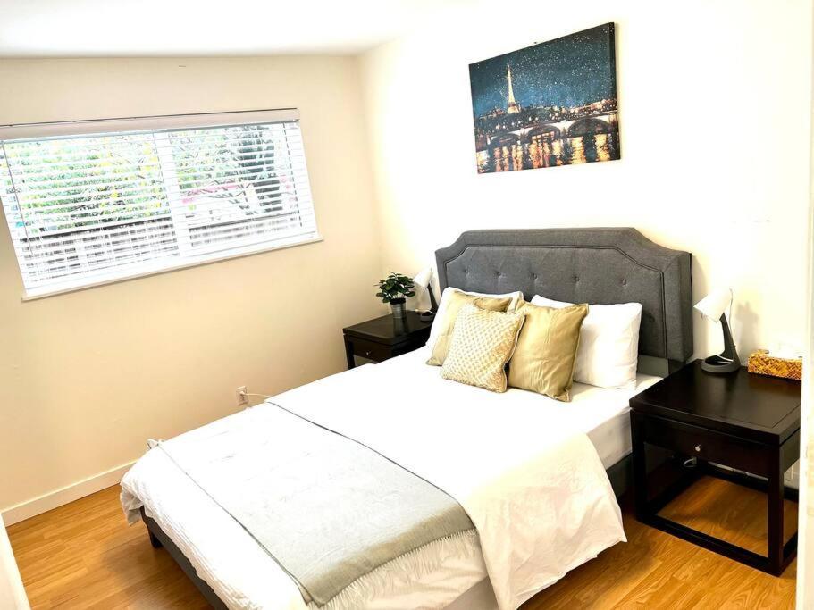 Skytrain 2Br Reno'D Ground Level Fullsuite Near Coquitlam Center Port Coquitlam Exterior photo